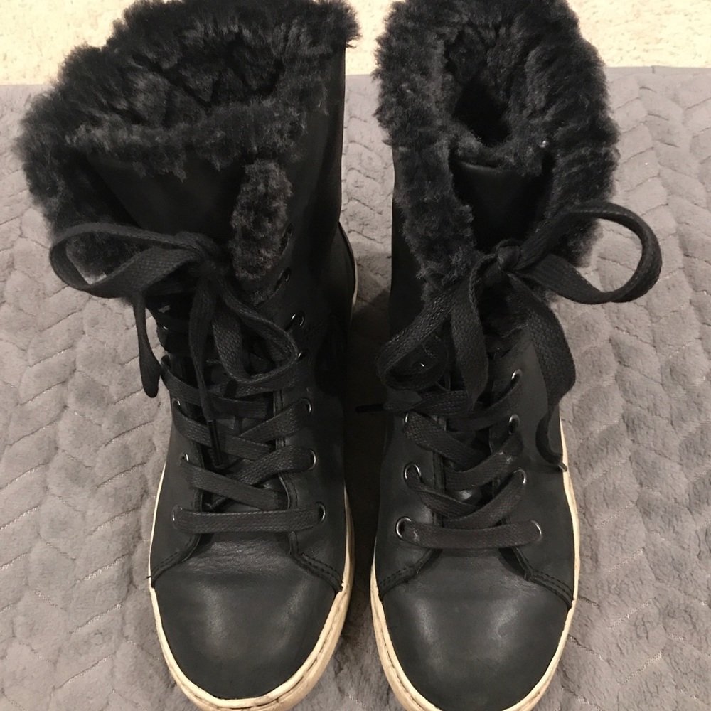 UGG Australia Black Leather Boots sz 5